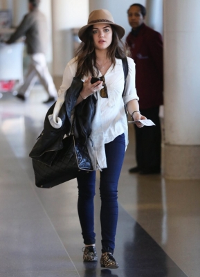 AtLaxAirport2013-03.jpg