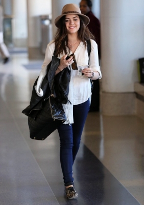 AtLaxAirport2013-05.jpg