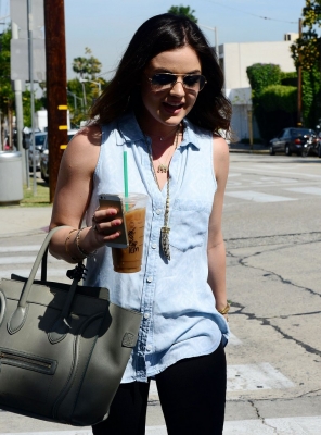 Out___About_in_West_Hollywood_08-04-2014_04.jpg