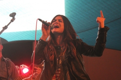 1025knix040214-003.jpg