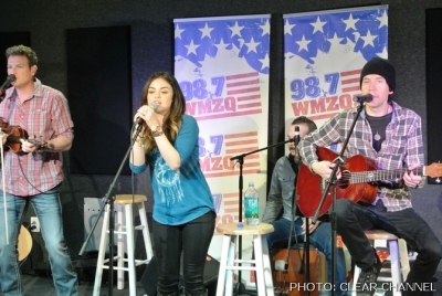 987wmzq220114-003.jpg
