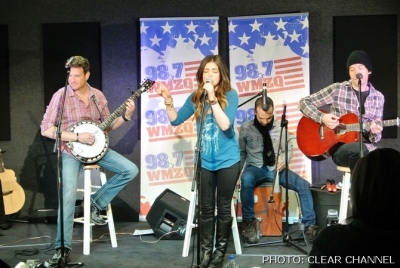 987wmzq220114-013.jpg