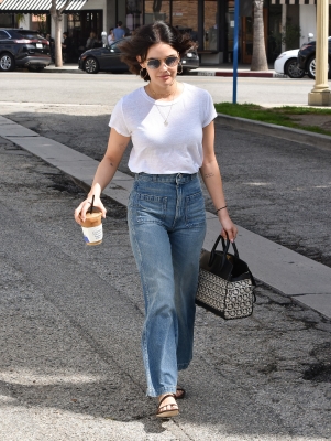 HQ
