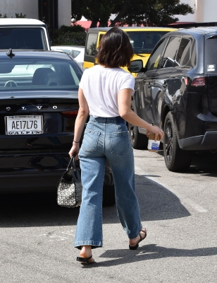 HQ
