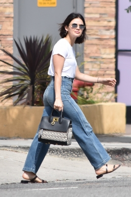 HQ

