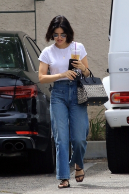 HQ
