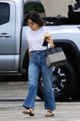 HQ
