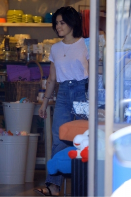 HQ
