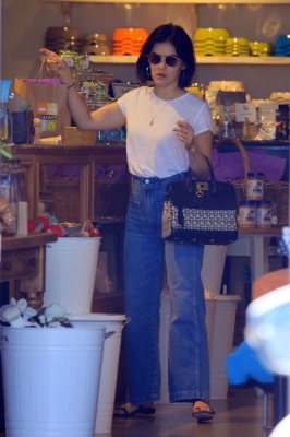 HQ
