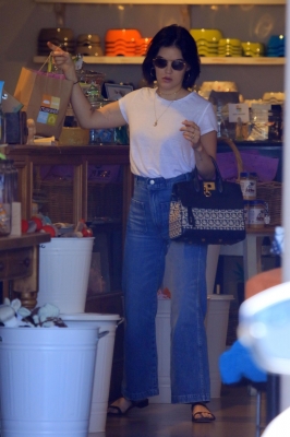 HQ
