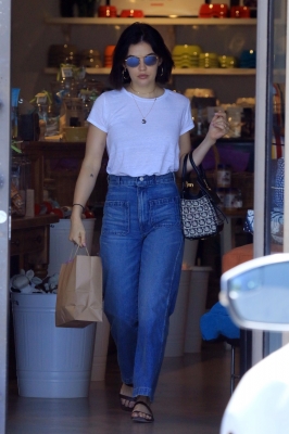 HQ
