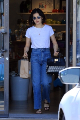 HQ
