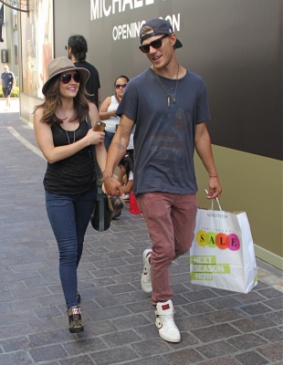 July29thShoppingAtTheGrove2012-001.jpg