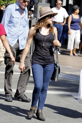 July29thShoppingAtTheGrove2012-006.jpg