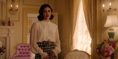 Katy_Keene_S01E10_Chapter_Ten_Gloria_1080p_AMZN_WEB-DL_DDP5_1_H_264-KiNGS_1038.jpg