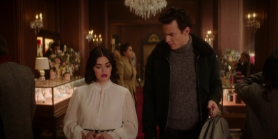 Katy_Keene_S01E10_Chapter_Ten_Gloria_1080p_AMZN_WEB-DL_DDP5_1_H_264-KiNGS_1154.jpg