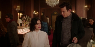 Katy_Keene_S01E10_Chapter_Ten_Gloria_1080p_AMZN_WEB-DL_DDP5_1_H_264-KiNGS_1155.jpg