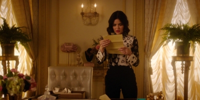 Katy_Keene_S01E10_Chapter_Ten_Gloria_1080p_AMZN_WEB-DL_DDP5_1_H_264-KiNGS_2003.jpg