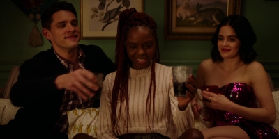 Katy_Keene_S01E10_Chapter_Ten_Gloria_1080p_AMZN_WEB-DL_DDP5_1_H_264-KiNGS_2372.jpg