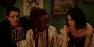 Katy_Keene_S01E10_Chapter_Ten_Gloria_1080p_AMZN_WEB-DL_DDP5_1_H_264-KiNGS_2420.jpg