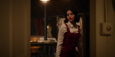 Katy_Keene_S01E12_Chapter_Twelve_Chain_of_Fools_1080p_AMZN_WEB-DL_DDP5_1_H_264-KiNGS_0452.jpg