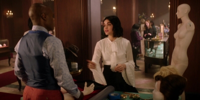 Katy_Keene_S01E13_Chapter_Thirteen_Come_Together_1080p_AMZN_WEB-DL_DDP5_1_H_264-KiNGS_0080.jpg