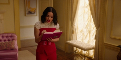 Katy_Keene_S01E13_Chapter_Thirteen_Come_Together_1080p_AMZN_WEB-DL_DDP5_1_H_264-KiNGS_2475.jpg