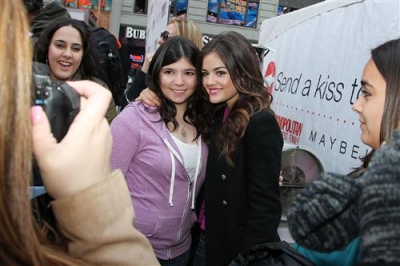 KissesForTheTroops2011-17.jpg