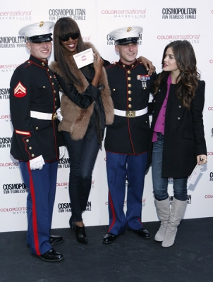 KissesForTheTroops2011-64.jpg