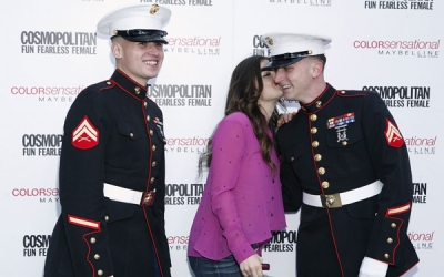 KissesForTheTroops2011-81.jpg