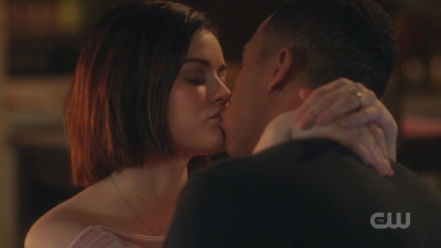 Life_Sentence_S01E10_REPACK_WEB_x264-TBS5Beztv5D_0365.jpg