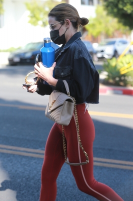 Lucy010321-002.jpg