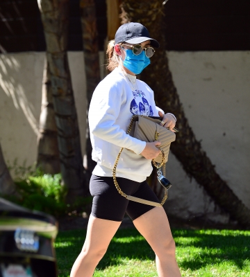 Lucy020321-008.jpg