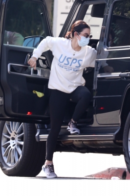 LucyH040121-018.jpg
