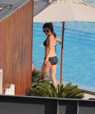 HQ
