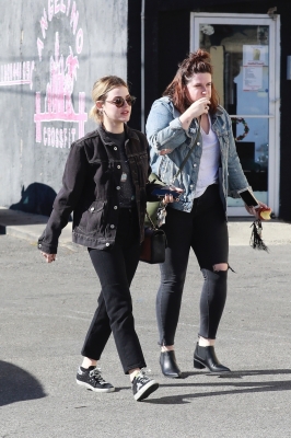 HQ
