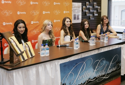 PLLBookSigning2010-021.jpg