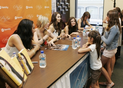 PLLBookSigning2010-025.jpg