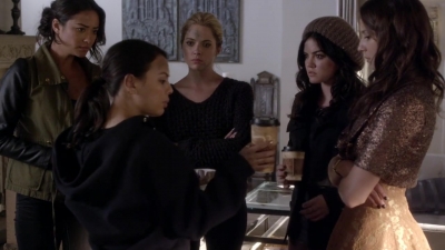 PLL_S04E01_720p_JACK_Up_DownloadSeriesHere_0312.jpg
