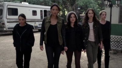 PLL_S04E01_720p_JACK_Up_DownloadSeriesHere_0620.jpg