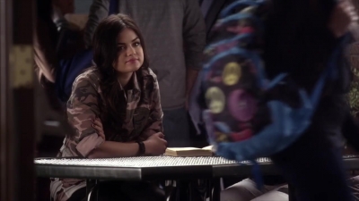 PLL_S04E01_720p_JACK_Up_DownloadSeriesHere_1337.jpg