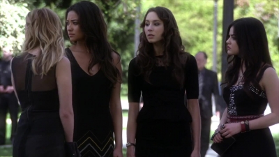 PLL_S04E01_720p_JACK_Up_DownloadSeriesHere_2037.jpg
