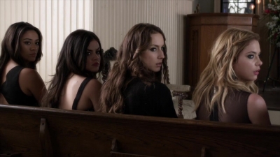 PLL_S04E01_720p_JACK_Up_DownloadSeriesHere_2307.jpg