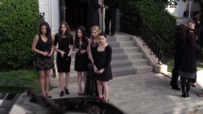 PLL_S04E01_720p_JACK_Up_DownloadSeriesHere_2557.jpg
