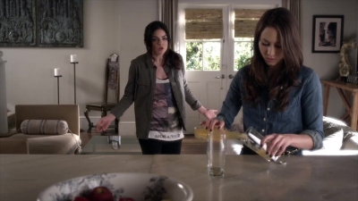 PLL_S04E02_720p_JACK_Up_DownloadSeriesHere_2062.jpg