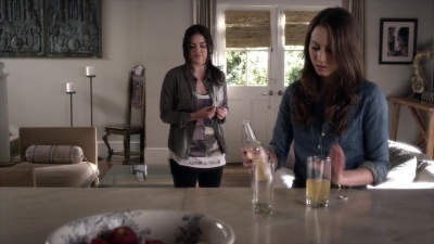 PLL_S04E02_720p_JACK_Up_DownloadSeriesHere_2065.jpg