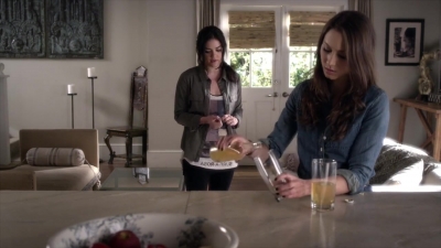 PLL_S04E02_720p_JACK_Up_DownloadSeriesHere_2066.jpg