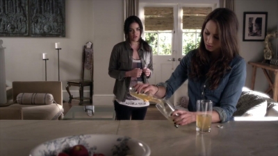 PLL_S04E02_720p_JACK_Up_DownloadSeriesHere_2067.jpg