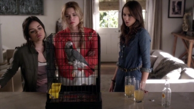 PLL_S04E02_720p_JACK_Up_DownloadSeriesHere_2118.jpg