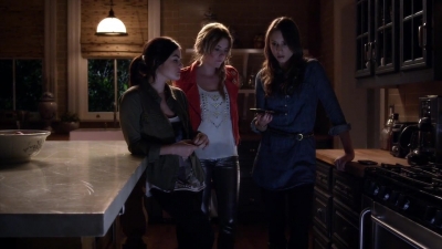 PLL_S04E02_720p_JACK_Up_DownloadSeriesHere_2483.jpg